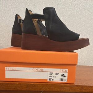 Miz Mooz New York City Stylish  Black Wedge Sandals